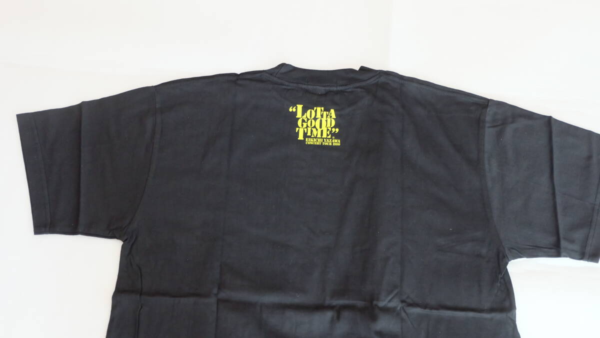  торговое название Yazawa Eikichi футболка ( название /flashu) черный : 229906 ширина плеча 50. длина 70.