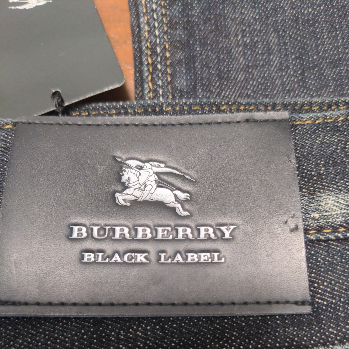 【新品未使用】BURBERRY BLACKLABEL バーバリーブラックレーベル ユーズド＆ウォッシュ加工フレアデニム　サイズ79 ダークブルーインディゴ_パッチワークも綺麗な状態です