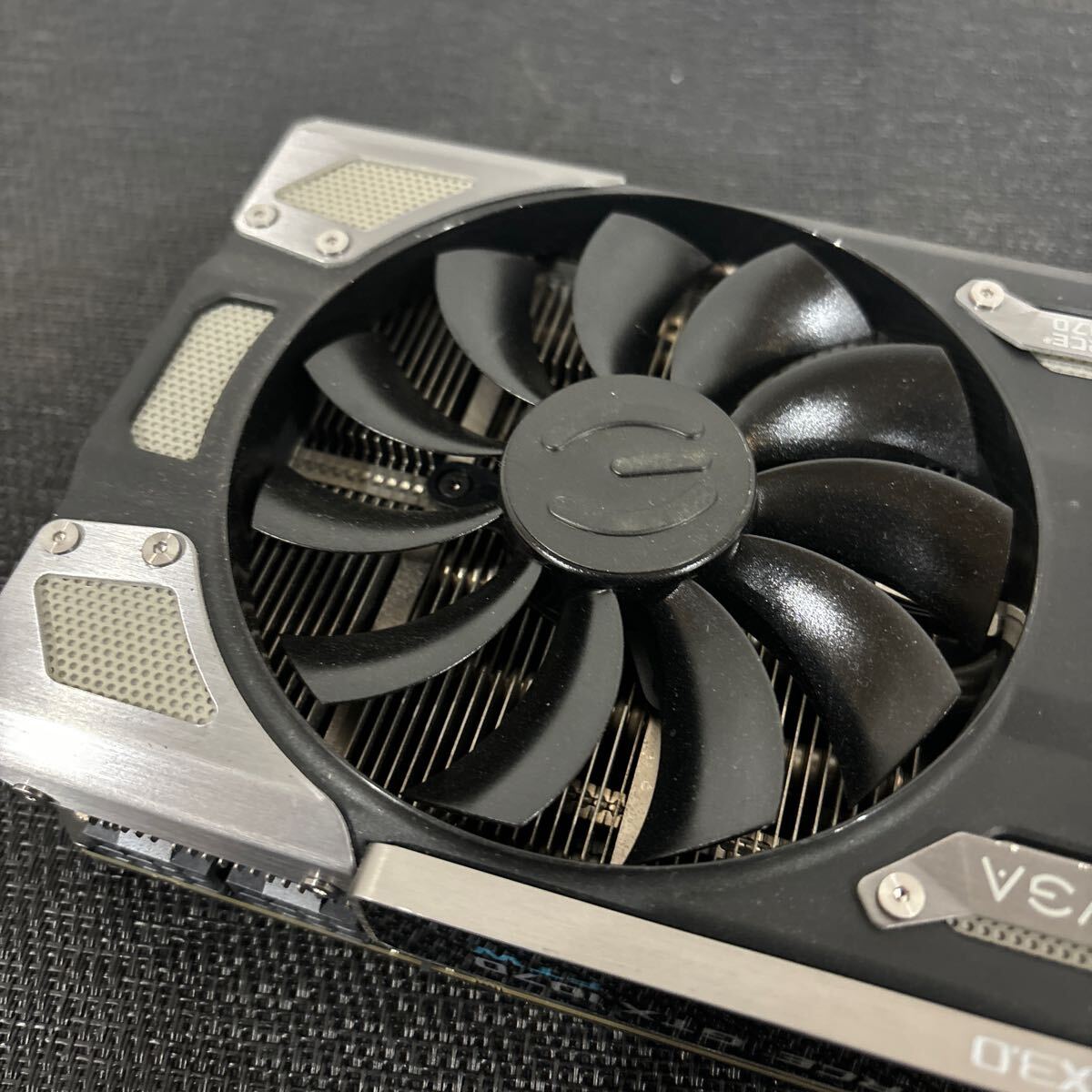 【中古品/動作品】EVGA GEFORCE GTX1070 FTW GAMING ACX 3.0の画像2