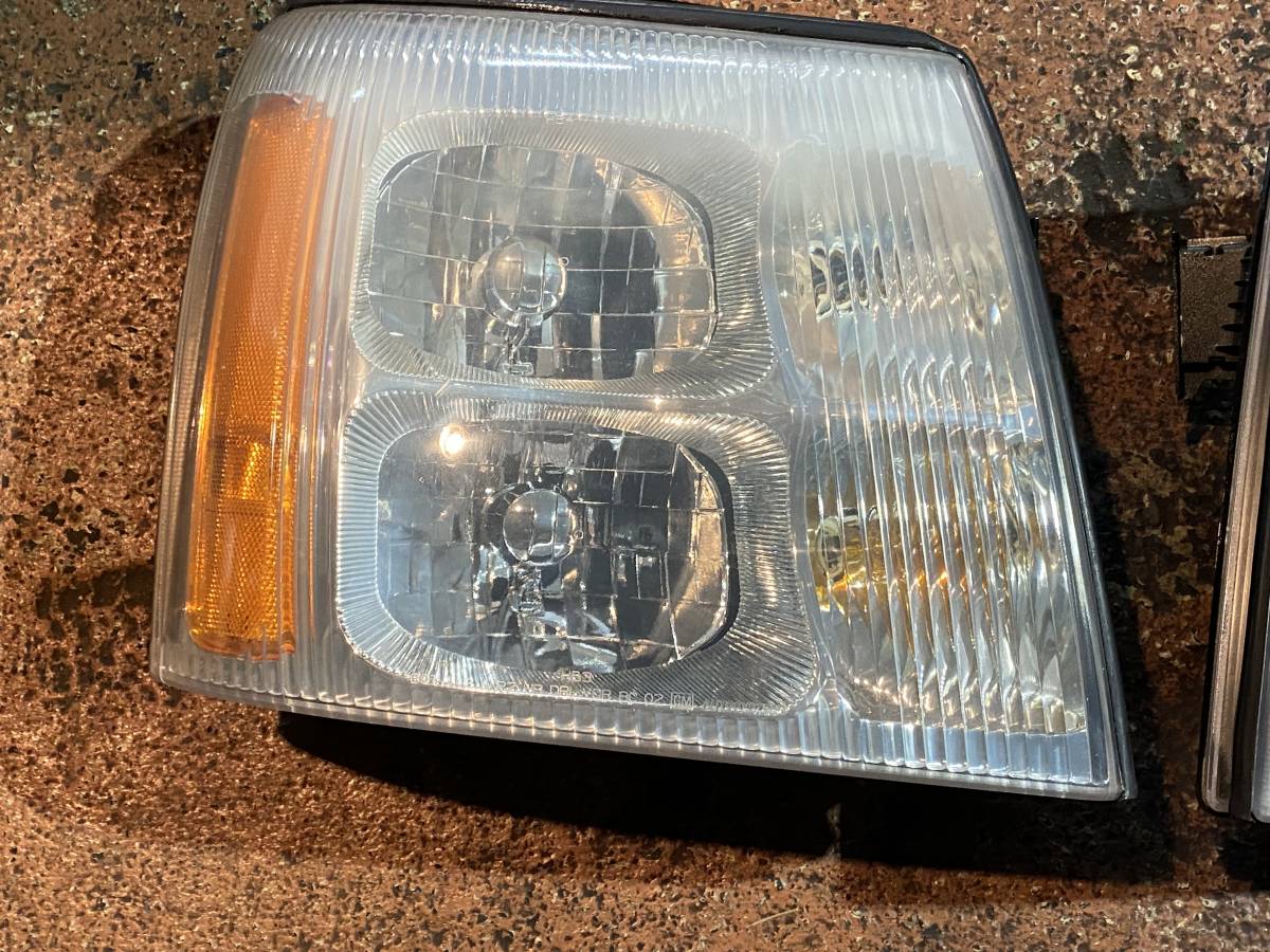  Cadillac Escalade original head light left right set 2 generation used 