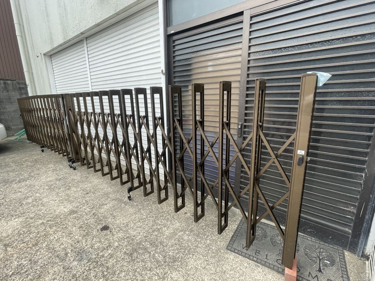  unused goods LIXIL flexible gate accordion both sides opening manually operated ( maximum 6.5m)(3411)