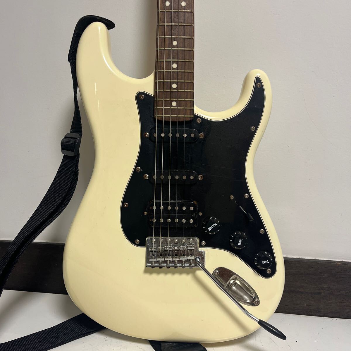 FENDER STRATOCASTER エレキギター crafted in China 