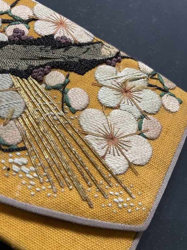 ★きものさらさ　アンティーク★江戸時代　羅紗地　梅刺繍　筥迫　紙入れ　懐中　小物入れ　古布　古裂　時代裂　大奥　武家　_画像10