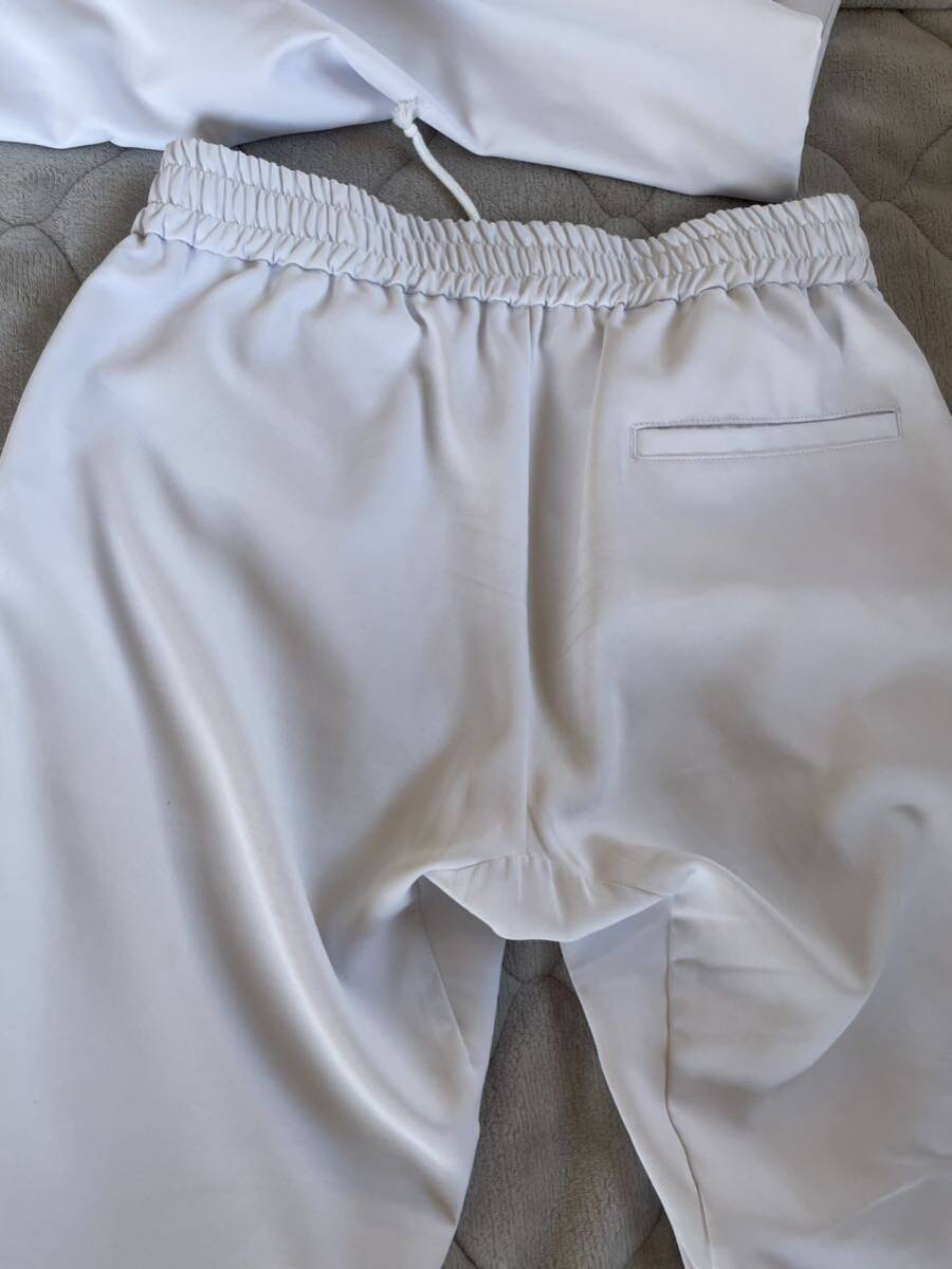 FORK white garment used top and bottom 