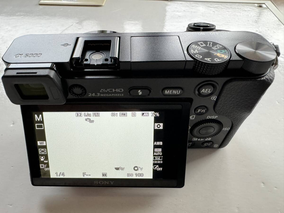 ■【中古】本体バッテリ　SONY　デジタル一眼カメラ α（アルファ）α6000■_画像2