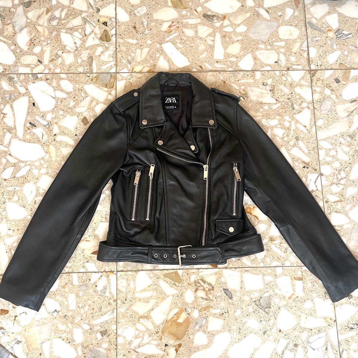 ブラック ライダース 黒 ZARA レザー 本革 ジャケット リアル ブラック ライダース 黒 ZARA レザー 本革 ジャケット リアル