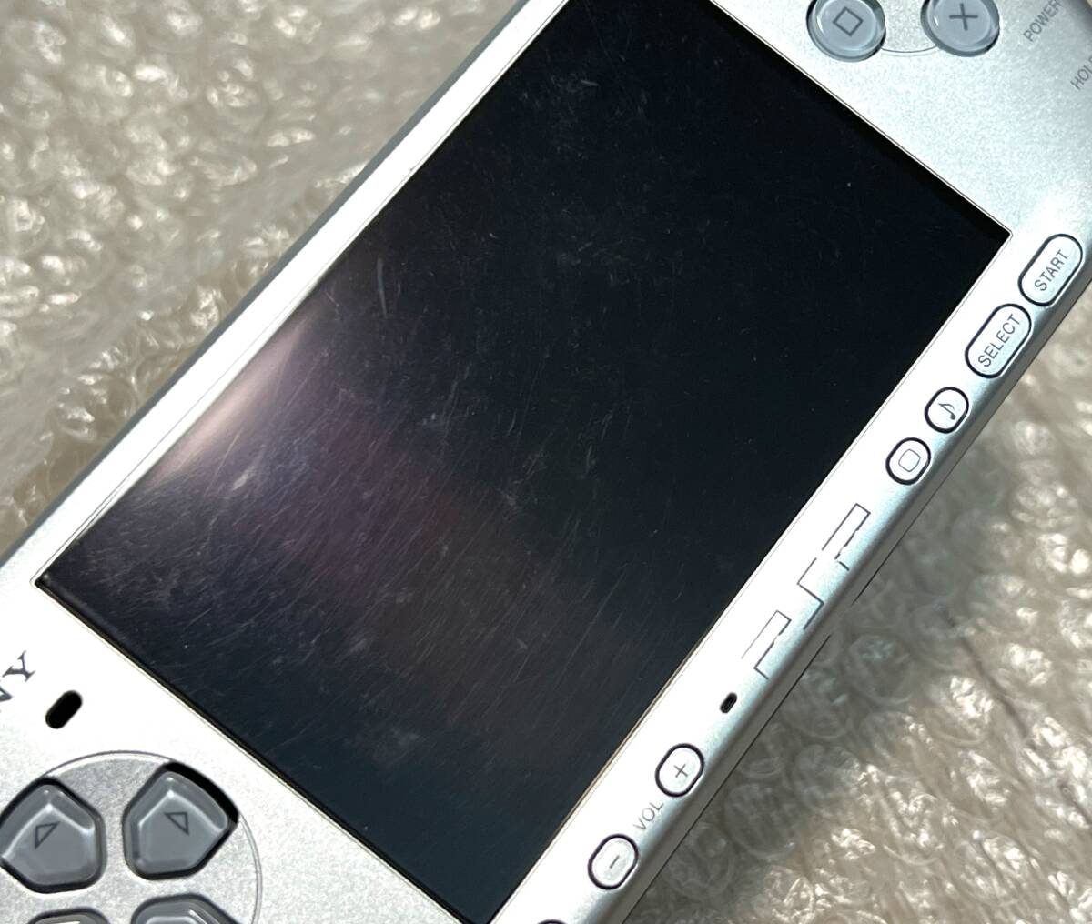 〈動作確認済み〉PSP-3000 本体 ガンダムVSガンダム プレミアムパック＋メモリースティック＋充電器 PlayStation Portable 薄型の画像7