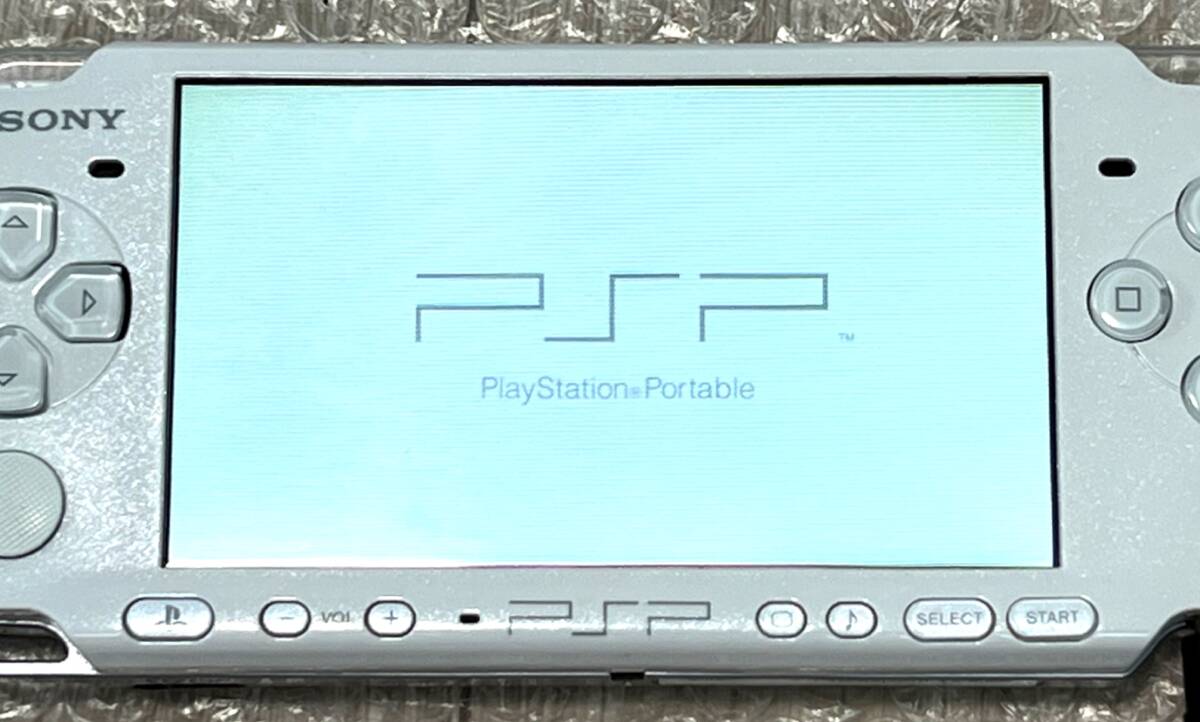 〈一部難あり・動作確認済み・最終型〉PSP-3000 本体 パールホワイト 充電器 PlayStation Portable 薄型_画像9