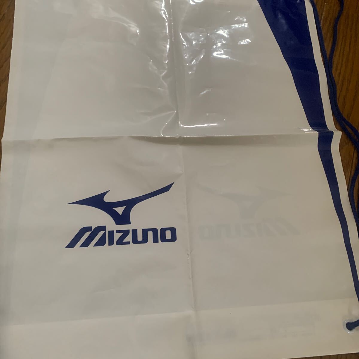 MIZUNO ミズノ野球 シュ－ズ袋 グラブ袋 ブラック巾着袋ビニール製肩掛け袋の画像3