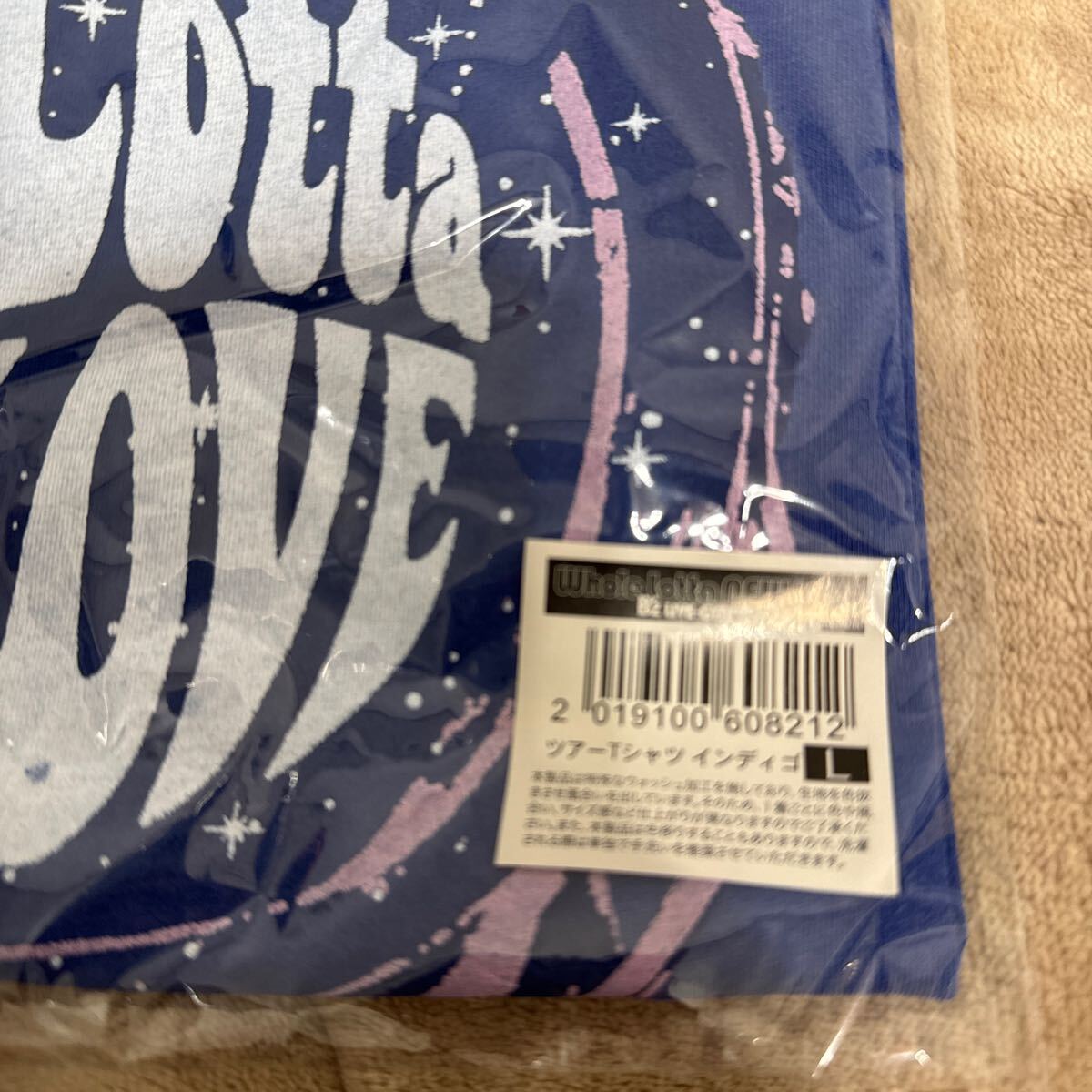 B'z LIVE-GYM 2019 whole lotta new love ツアーTシャツ　インディゴ Lサイズ　新品未開封　稲葉浩志　松本孝弘_画像2