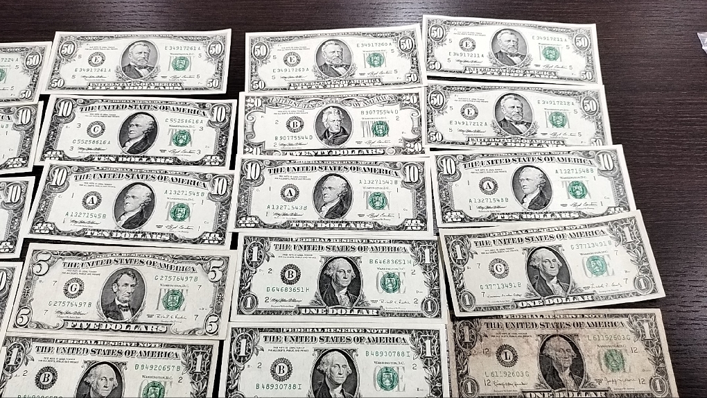 #4246【486ドル超】ドル紙幣 ＄ 1ドル11枚、5ドル1枚、10ドル10枚、20ドル1枚、50ドル7枚 計486ドル＋ドル硬貨 リバティコイン アメリカ の画像3