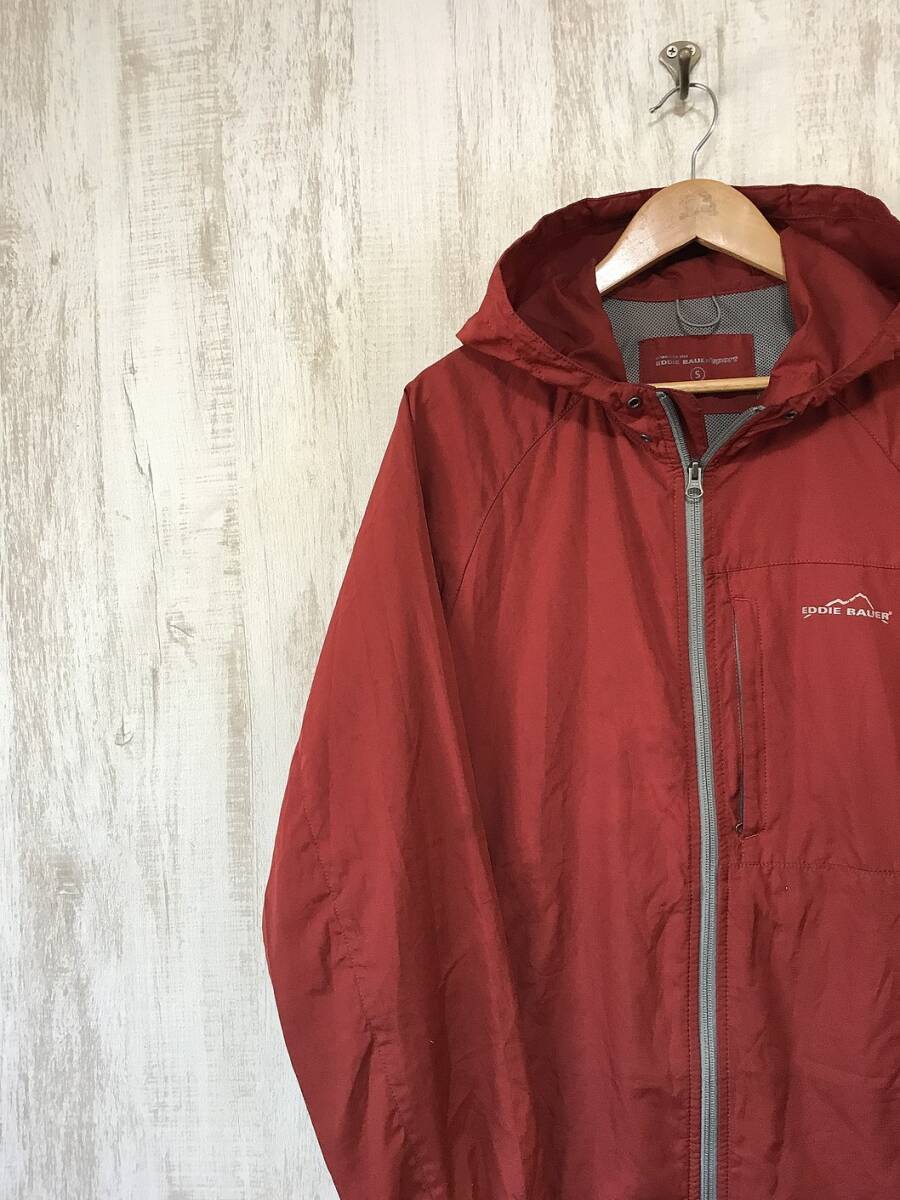 V634☆【マウンテンパーカー】EDDIE BAUER エディーバウアー フーディー ナイロンジャケット S 赤系_画像1