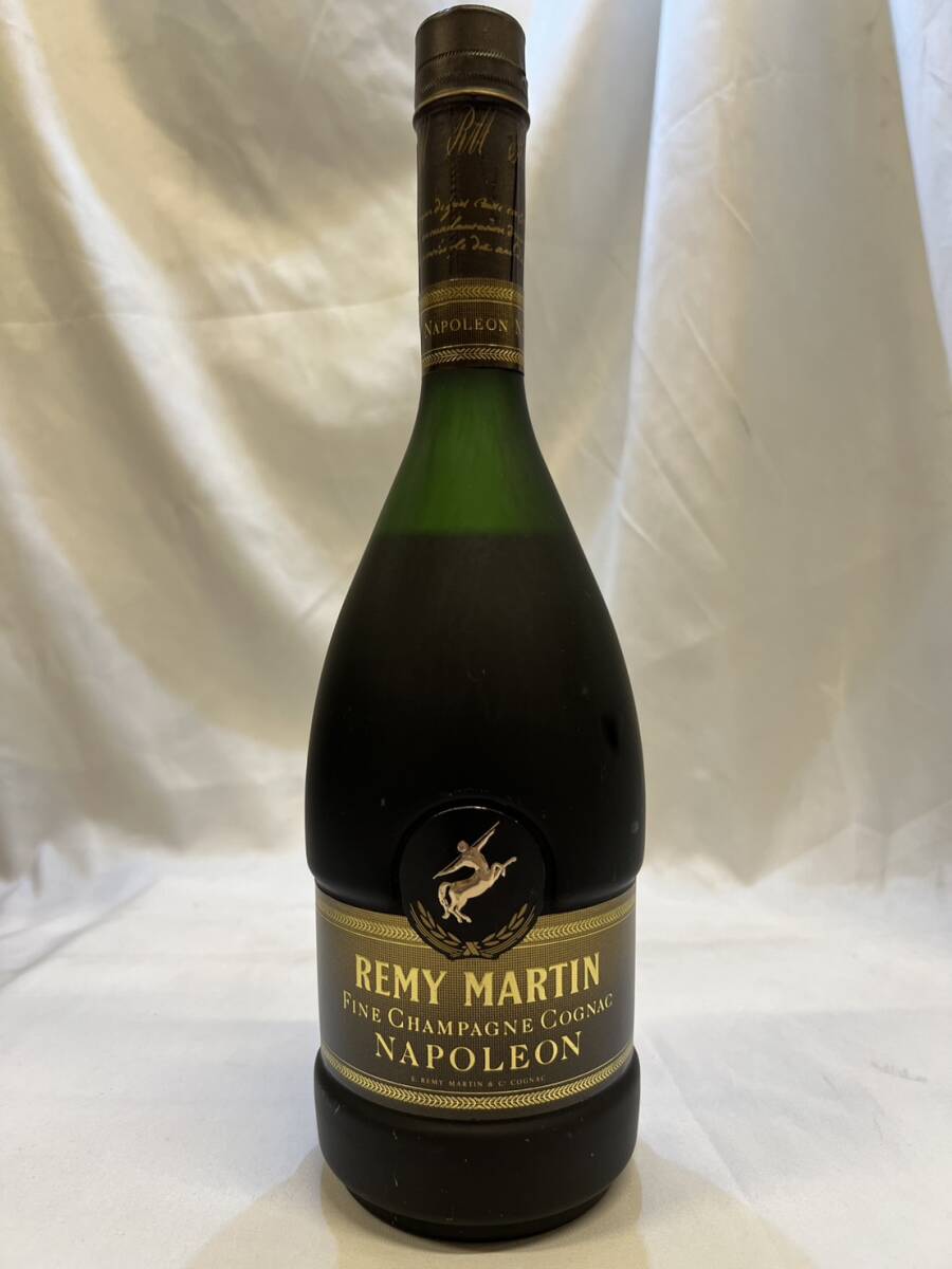 T6109 1円～ 【未開栓】 REMY MARTIN NAPOLEON レミーマルタン ナポレオン ファインシャンパーニュ ブランデー コニャック 40% 700ml 洋酒の画像1