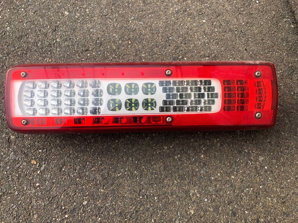 左右セット VOLVO LED テールランプ 中古の画像1