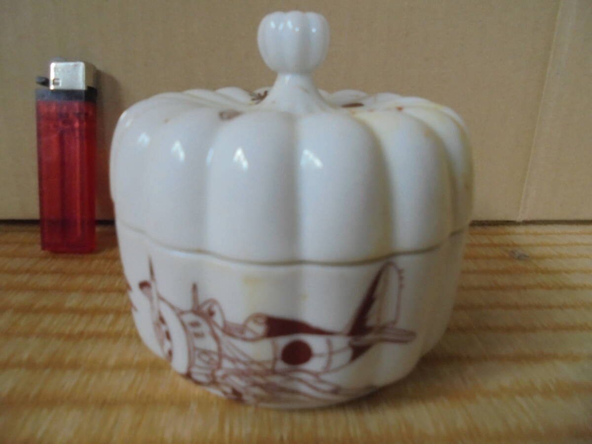 珍品　零戦画菓子器　昭和十九年九谷製　神風特別攻撃隊　海軍　レトロ　7689　陶器_画像1