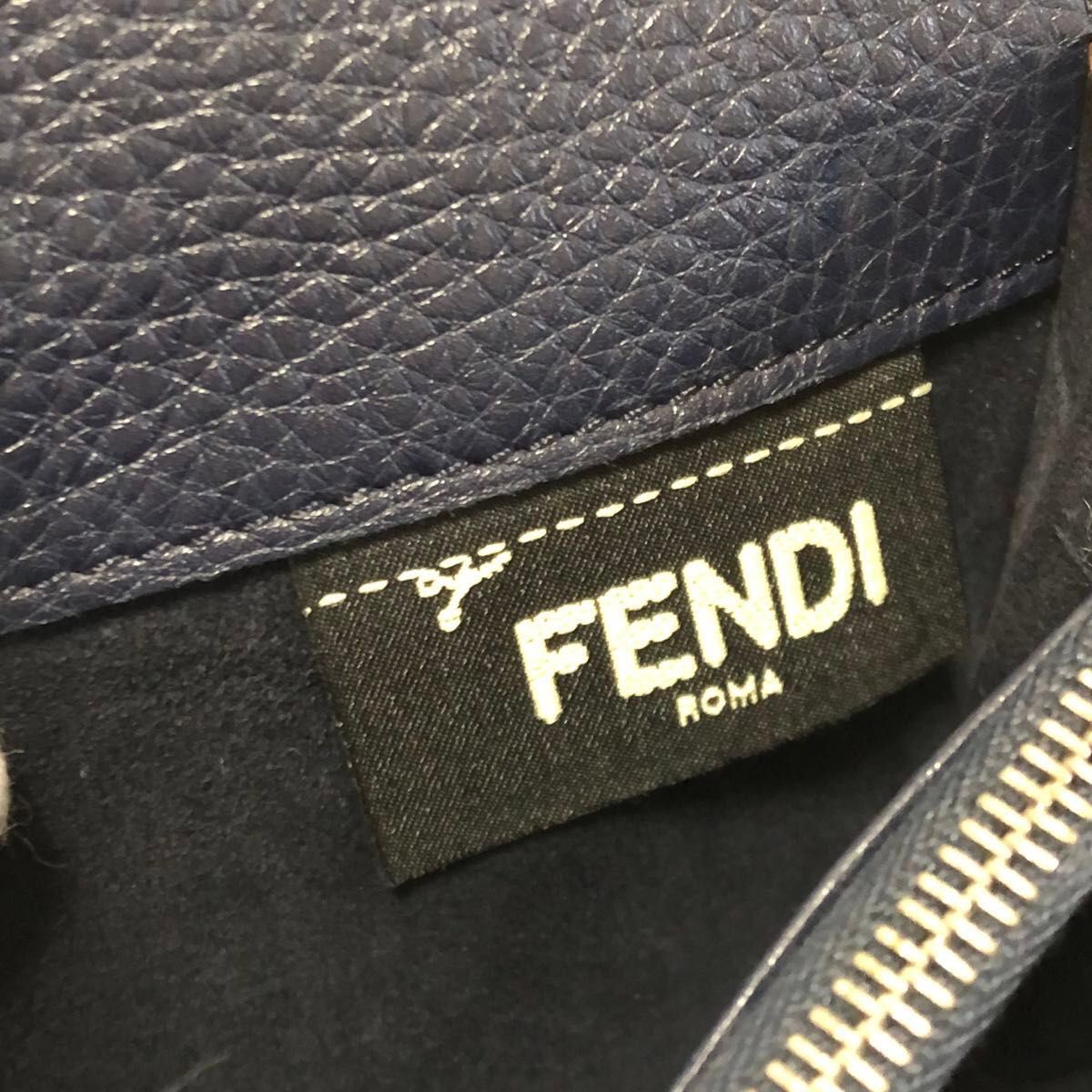 【美品】FENDI フェンディ  セレリア　ピーカブー　二つ折り長財布