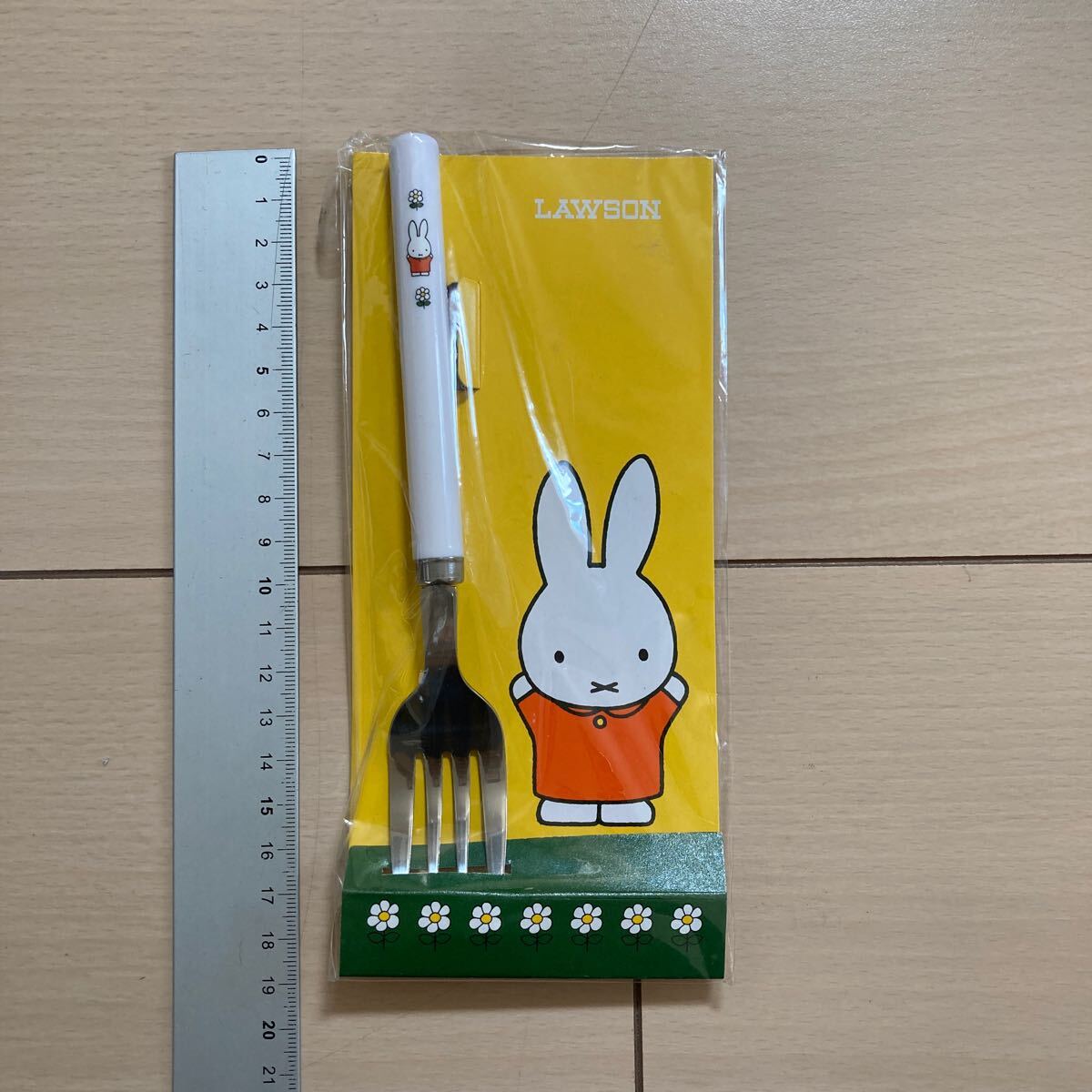 キャラクターグッズ　☆　食器用品　廃番貴重　非売品　懐かしい　フォーク　miffy　ミッフィー×ローソン　コラボ　未使用_画像1