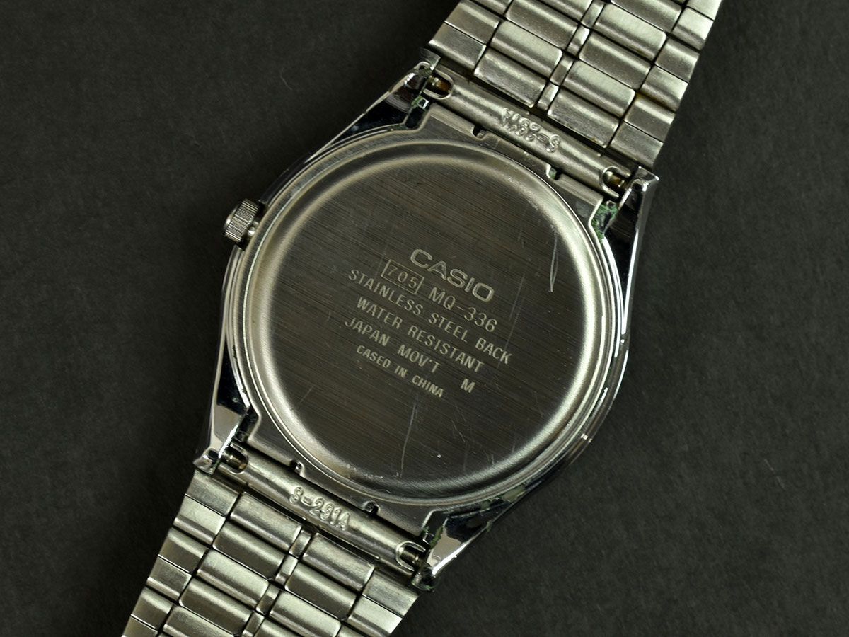 172940◆動作確認済 CASIO カシオ メンズウォッチ 腕時計 クォーツ MQ-336 3針 アナログ クッション型 SS シルバー ヴィンテージ/ D_画像9