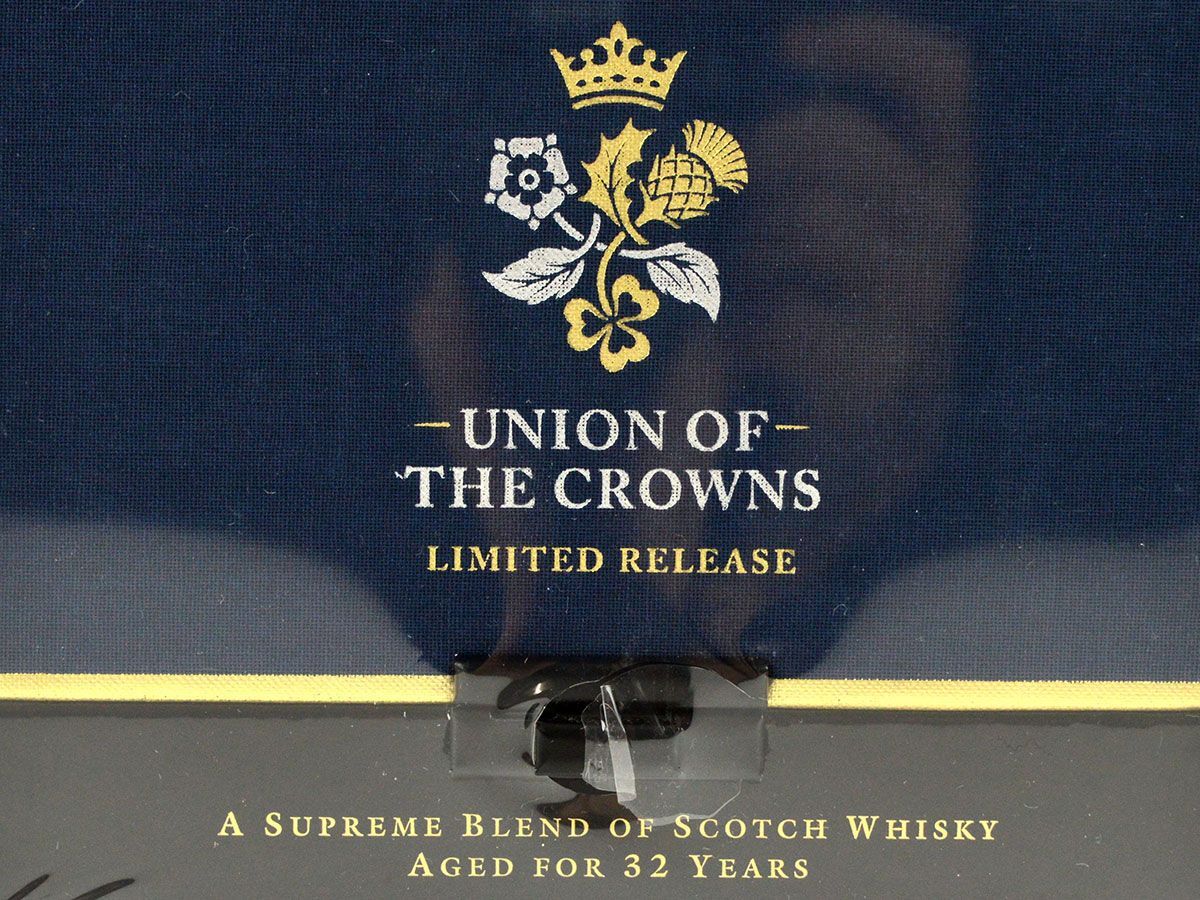 175193古酒〇未開栓 ロイヤルサルート 32年 ユニオンオブザクラウン スコッチ ウイスキー UNION OF THE CROWNS 500ml 40% 箱/ Aの画像3