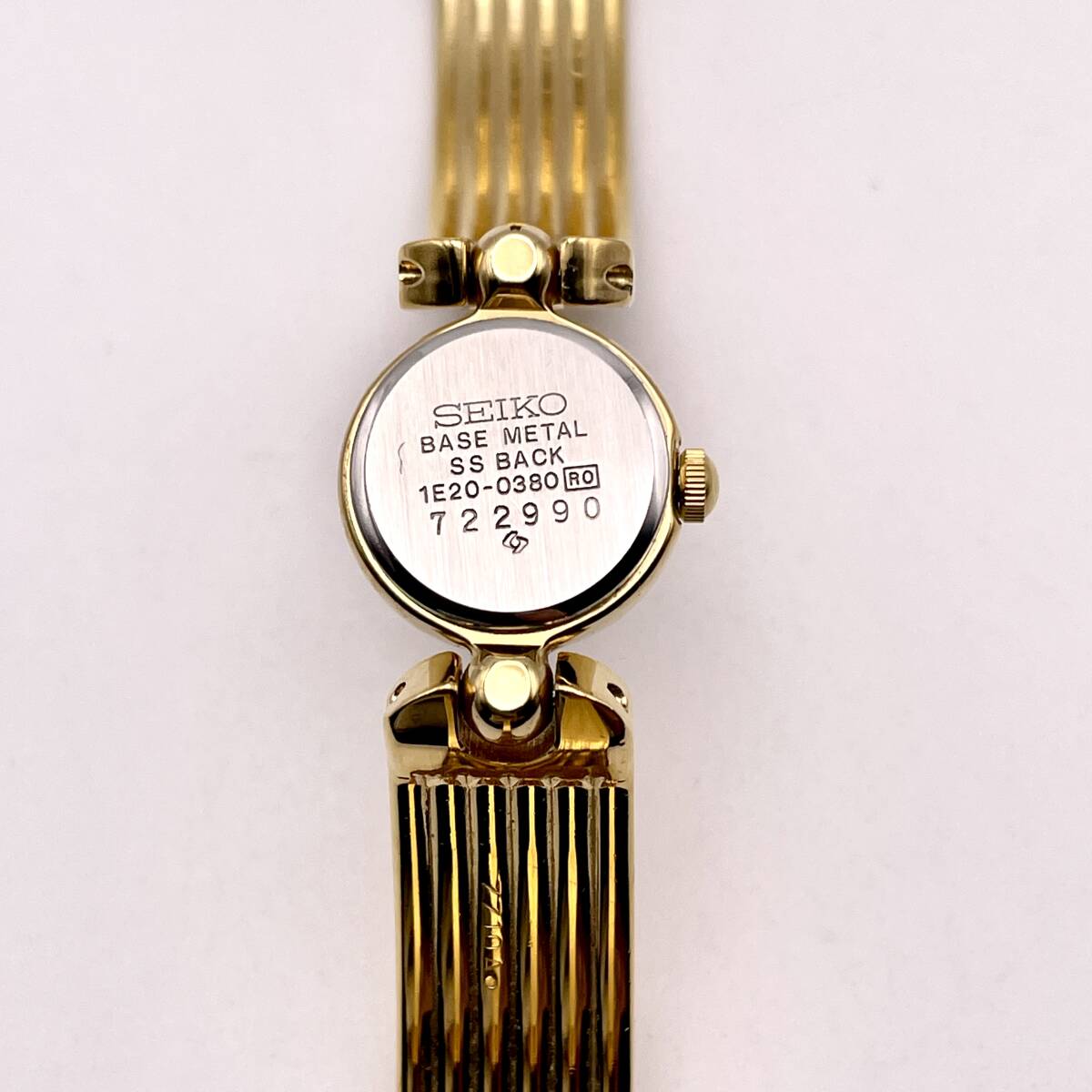 1円 美品■ SEIKO セイコー 1E20-0380 ゴールドベゼル バンド ベルト バングル レディース 腕時計 アンティーク ヴィンテージ N529-84-7の画像7