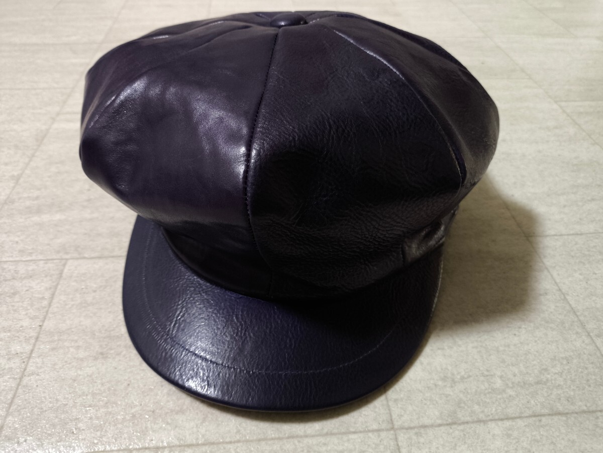 サイズ:58cm タグ付き未使用品 日本製 UNCOMMON レザーキャスケット 帽子 本革 牛革 紫の画像1