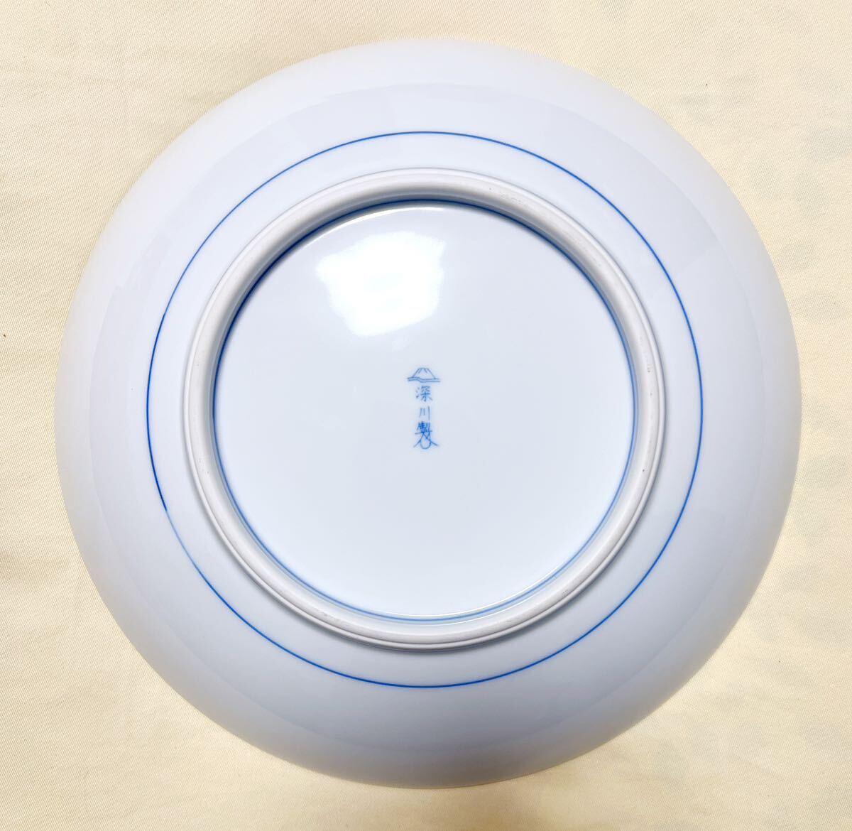 新品 美術有田焼 宮内庁御用達 深川製磁 牡丹金ミル 27cm平鉢 新品 美術有田焼 宮内庁御用達 深川製磁 牡丹金ミル 27cm平鉢