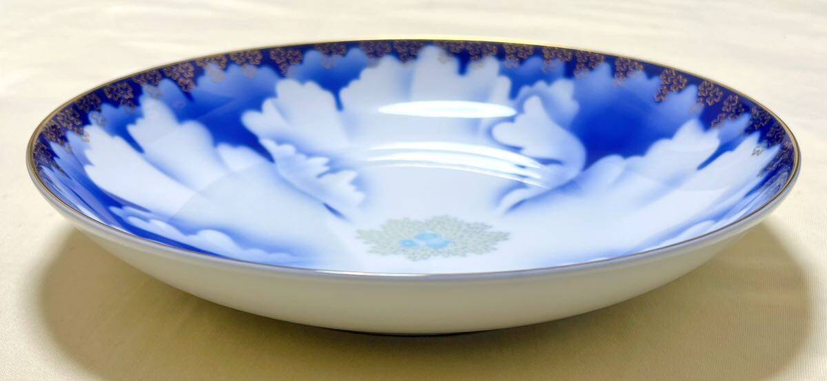 新品 美術有田焼 宮内庁御用達 深川製磁 牡丹金ミル 27cm平鉢 新品 美術有田焼 宮内庁御用達 深川製磁 牡丹金ミル 27cm平鉢