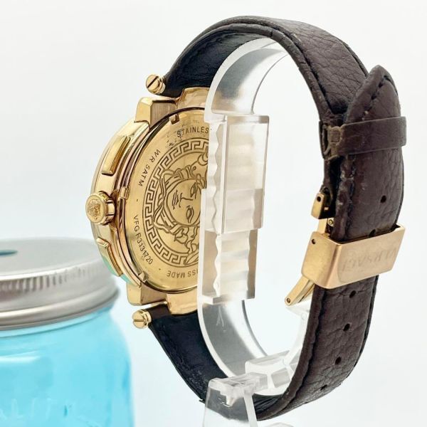 57 Versace ヴェルサーチ時計　メンズ腕時計　クロノグラフ　高級　人気_画像3