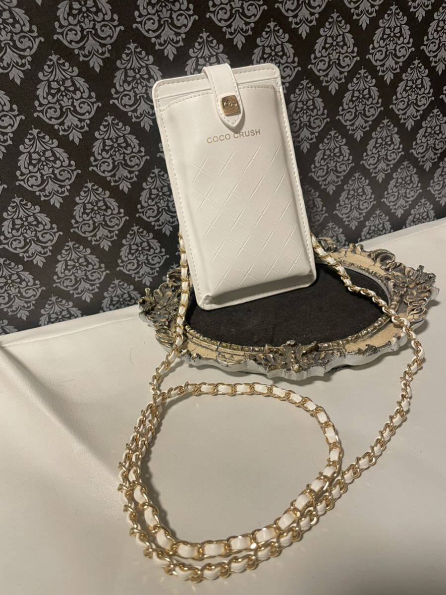 CHANEL　シャネル　スマホケース スマホ　ショルダーバッグ チェーンバッグ　ノベルティ 新品 未使用 バッグ 白 ホワイト携帯ケース_画像1