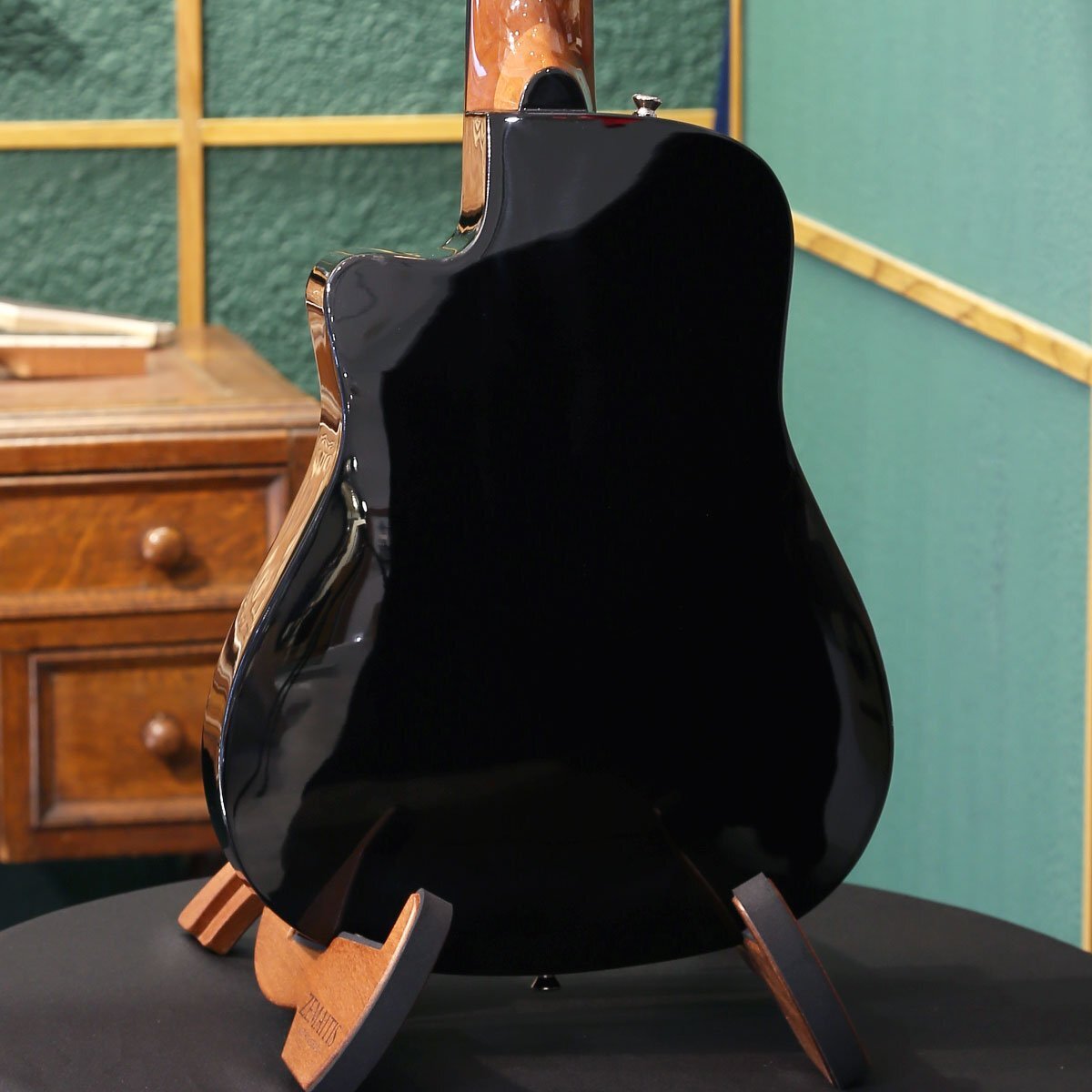 訳あり 特価 Traveler Guitar Redlands Mini Bass, Spruce トラベラーギター ミニベース アコースティックベース 軽量 旅行用 検品調整済の画像4