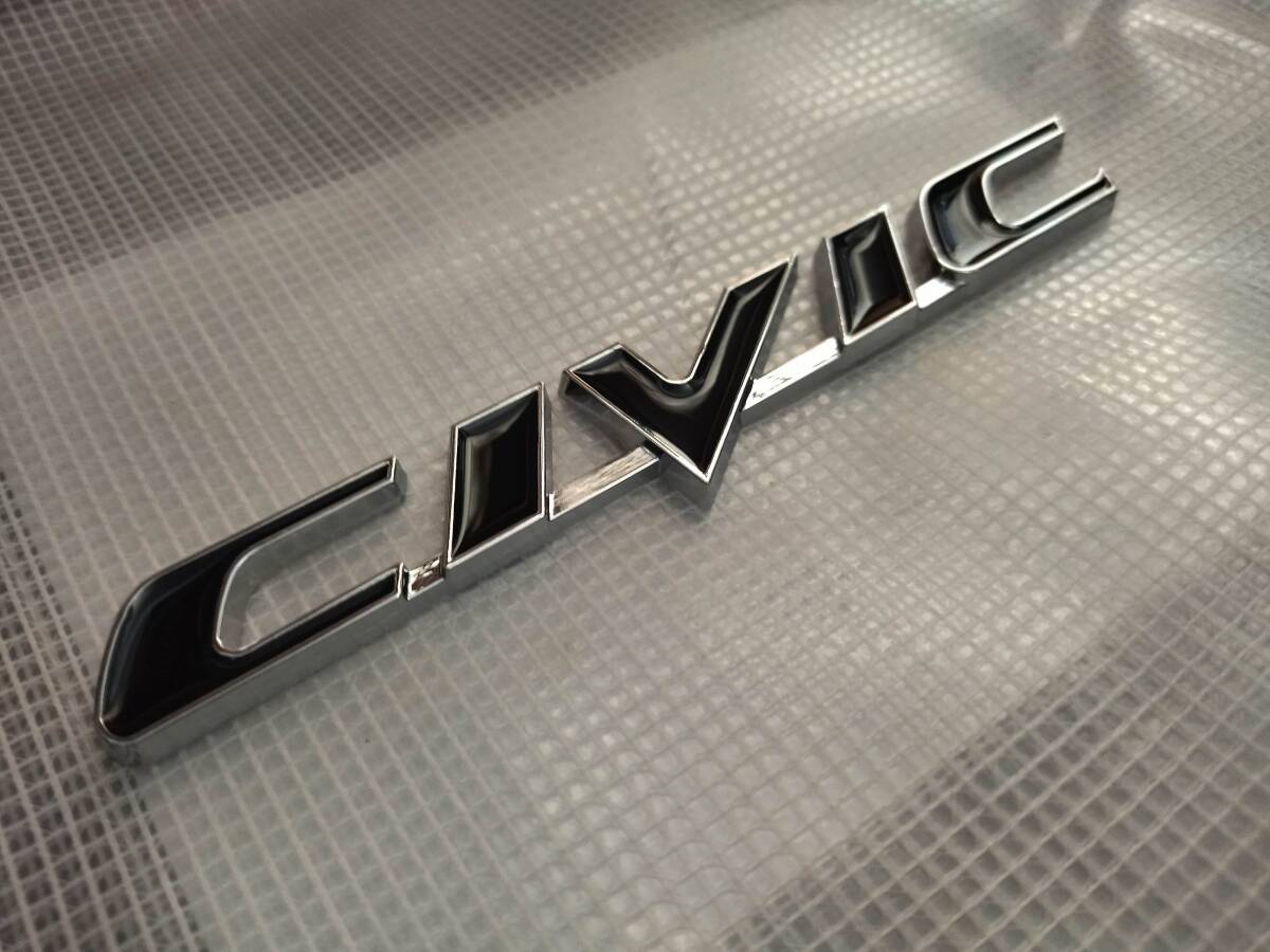 【送料込】CIVIC(シビック)　3Dエンブレム ブラック／シルバー　縦2cm×横17.5㎝　②　ホンダ_画像2