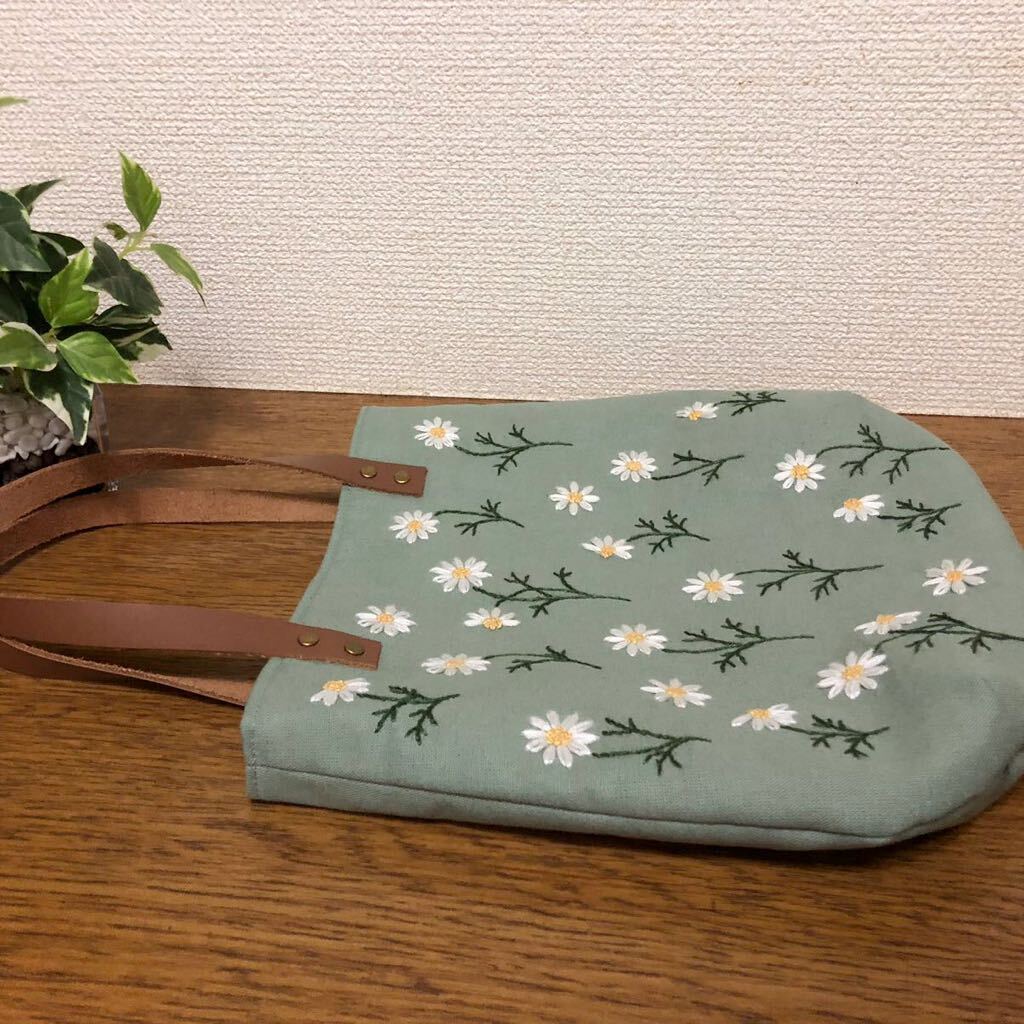 ハンドメイド☆手刺繍 マーガレット ちょこっとバッグ コットンリネン ミントグリーンの画像7