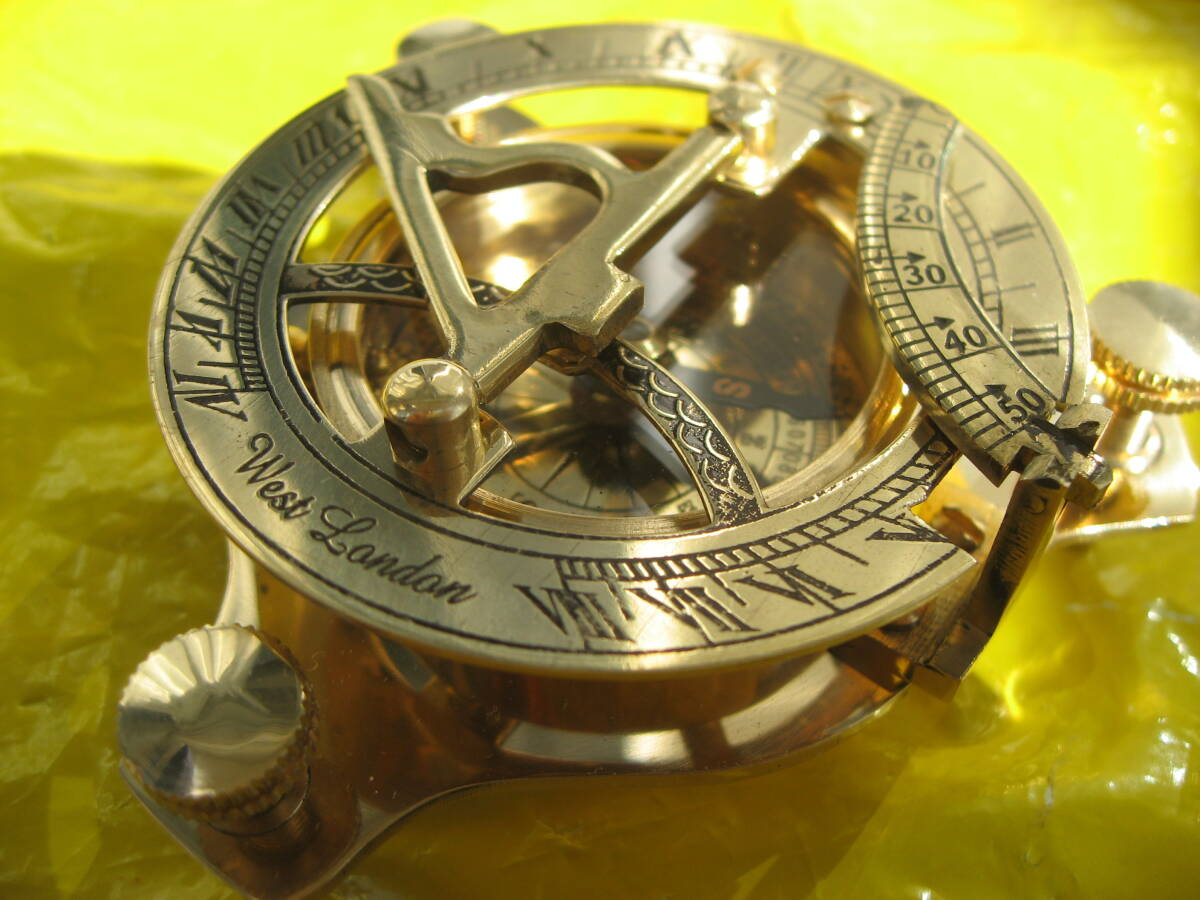 海のレトロ、レプリカ真鍮製、新品の日時計。輸入品、 West Londonの表示の画像1