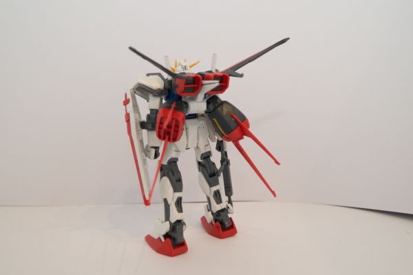 HG 1/144 GAT-X105 エールストライクガンダム(機動戦士ガンダムSEED) 完成品 ジャンク_画像2