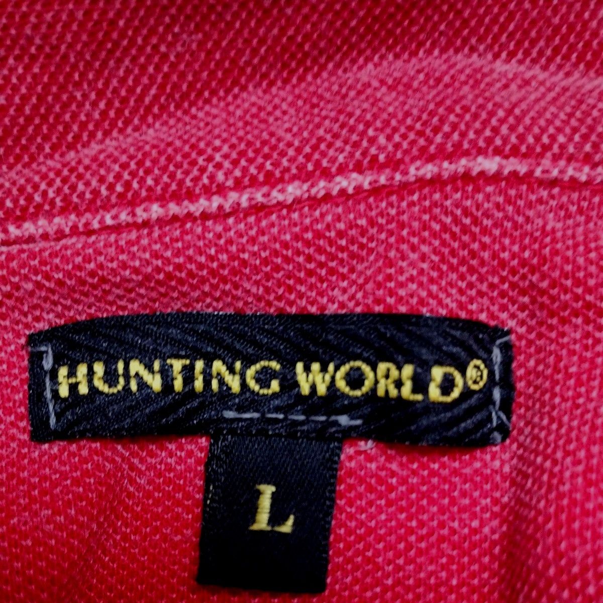 ハンティングワールド半袖ポロシャツLL　レッド　胸にHUNTING WORLDワッペンネーム付き　ボタンなしのスッキリデザイン