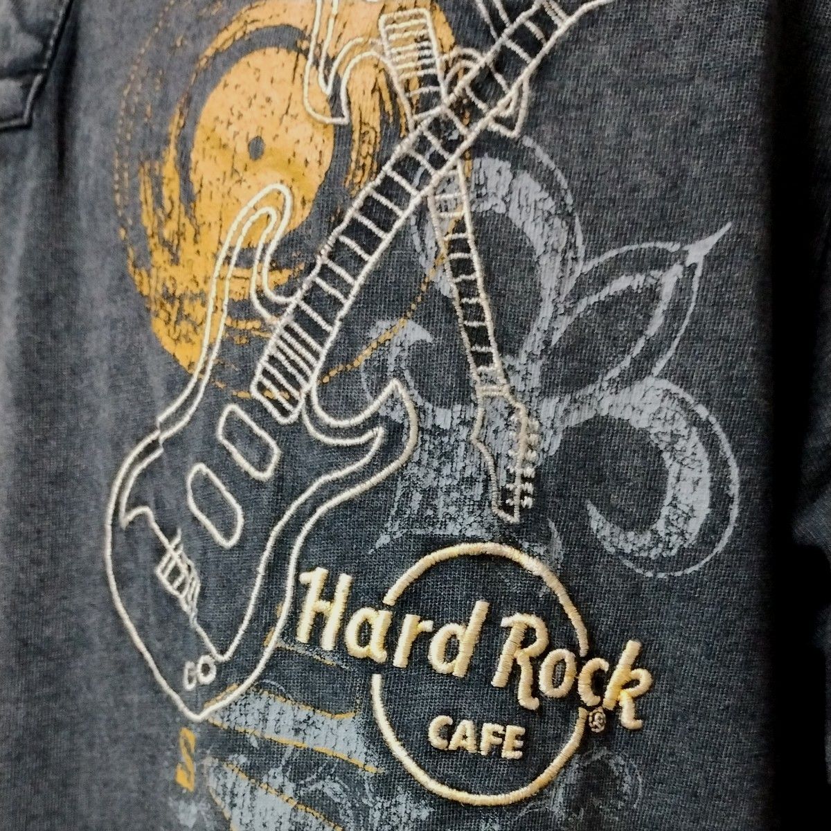 ハードロックカフェ半袖ポロシャツM　ビンテージ色ムラグレーがカッコいい♪　必見！ダメージワッペン刺繍Hard Rock CAFE　