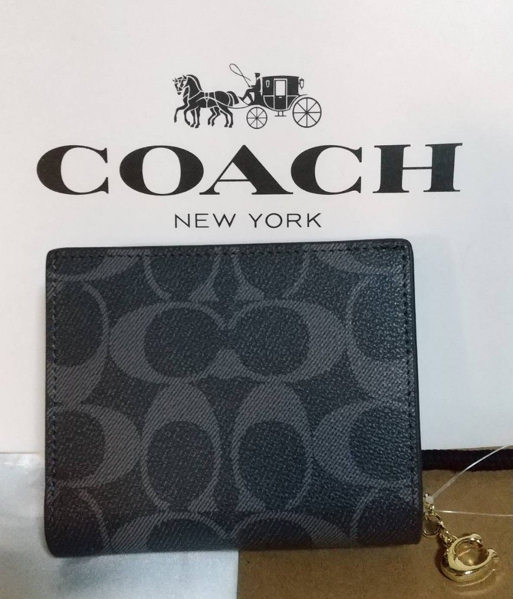 COACH 二つ折り財布 Cチャーム