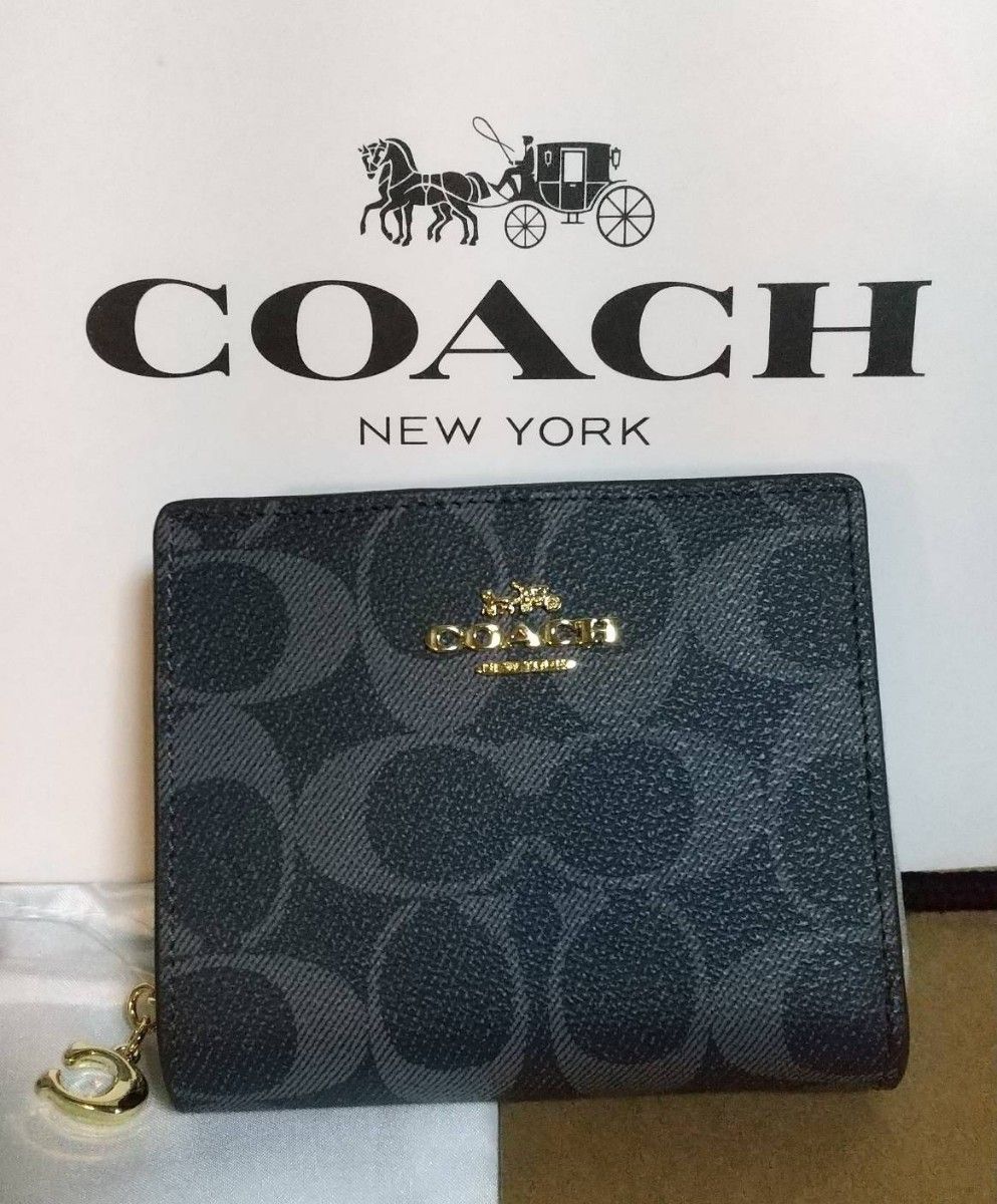 COACH 二つ折り財布 Cチャーム