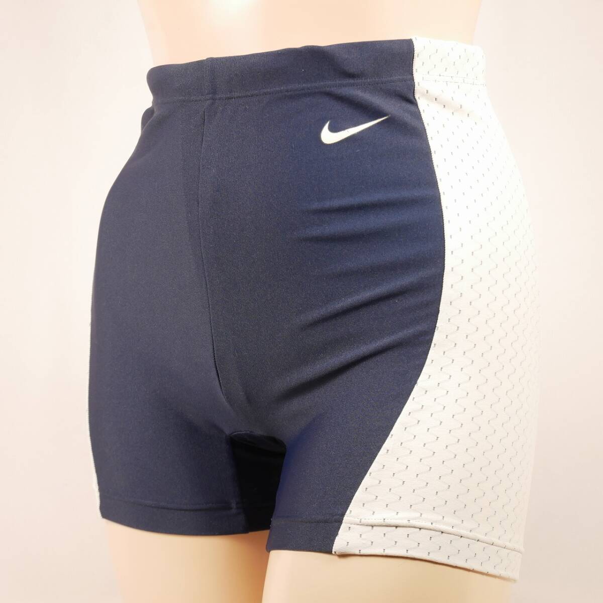 5232 美品 NIKE レディース水着ロゴ入りバイカラーセパレート水着 Mサイズ ネイビー系 匿名配送_画像5