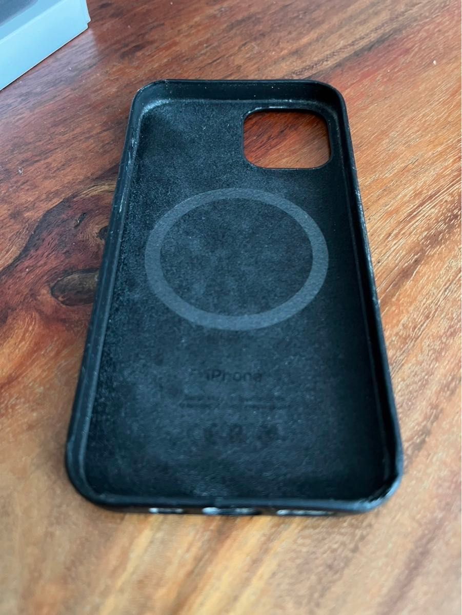 純正品　iPhone 12 用　レザーケース　ブラック　MagSafe対応　