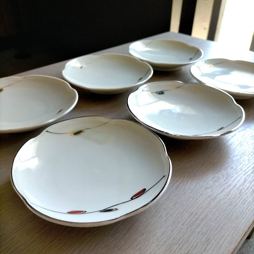 有田焼・昭和レトロ・花びら型の小皿６枚セット 染付 絵皿 染付取り皿