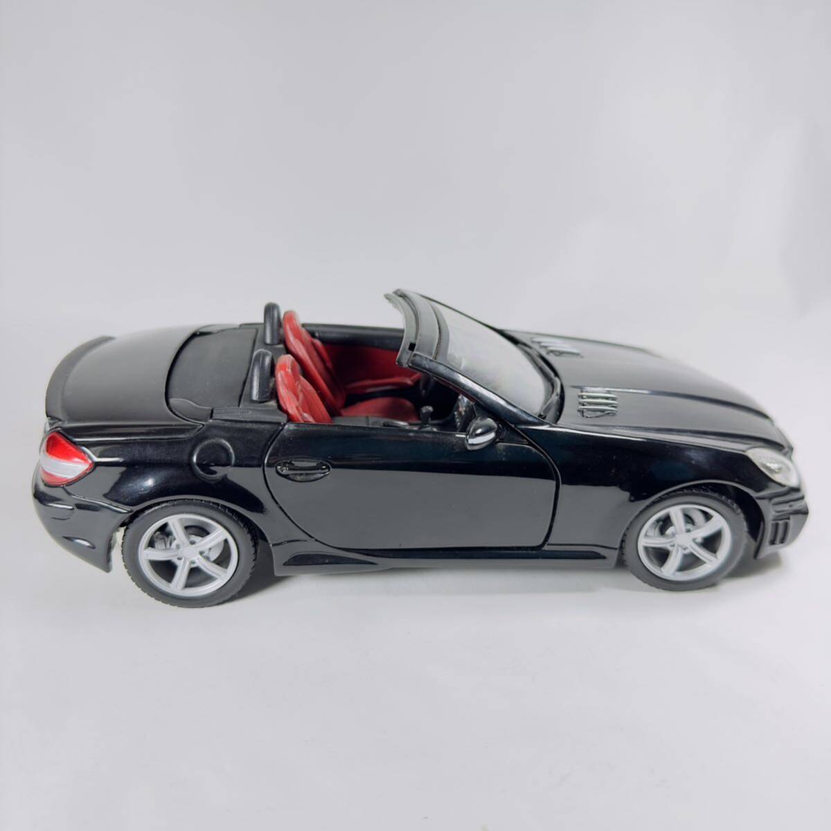 1/18 MOTOR MAX '2005 メルセデスベンツ SLK55 AMG ミニカー _画像5