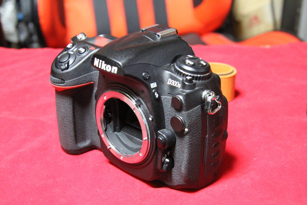 NIKON D300S 28mm単焦点レンズ付き　動作品_画像4