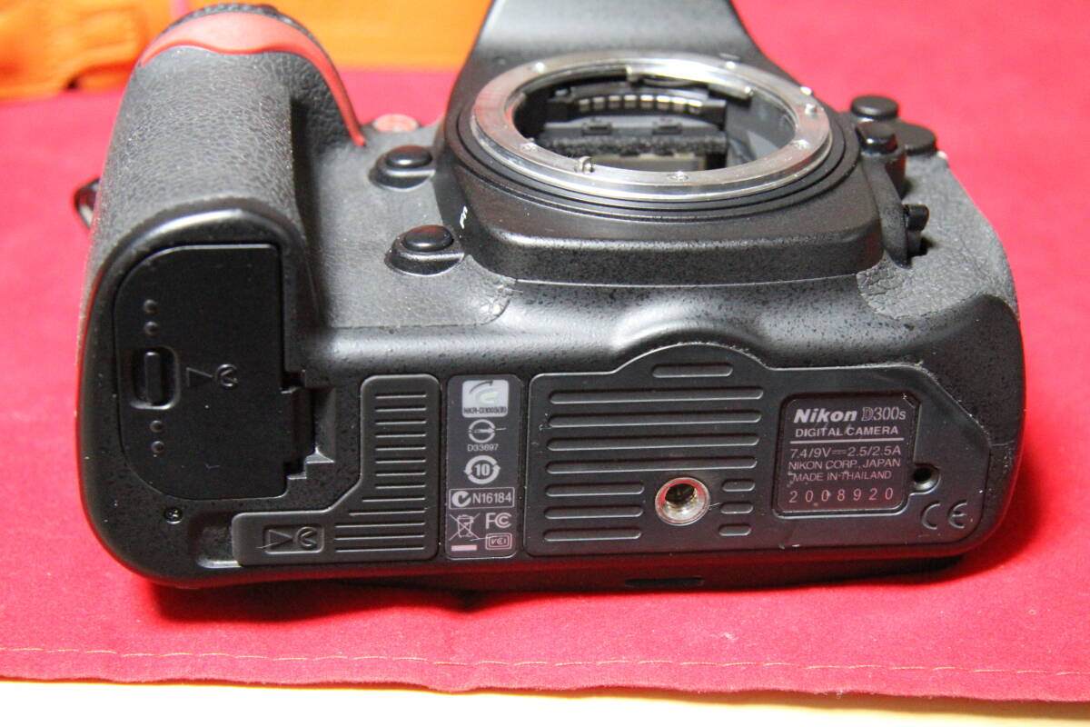 NIKON D300S 28mm単焦点レンズ付き　動作品_画像9