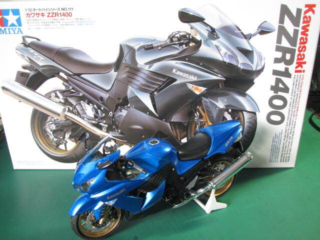 ★カワサキ ＺＺＲ１４００ １／１２ プラモデル完成品★Kawasaki ZZR1400の画像1