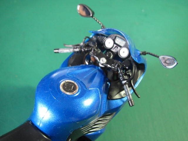 ★カワサキ ＺＺＲ１４００ １／１２ プラモデル完成品★Kawasaki ZZR1400の画像3