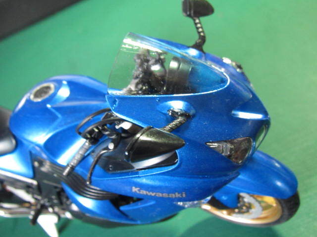 ★カワサキ ＺＺＲ１４００ １／１２ プラモデル完成品★Kawasaki ZZR1400の画像5