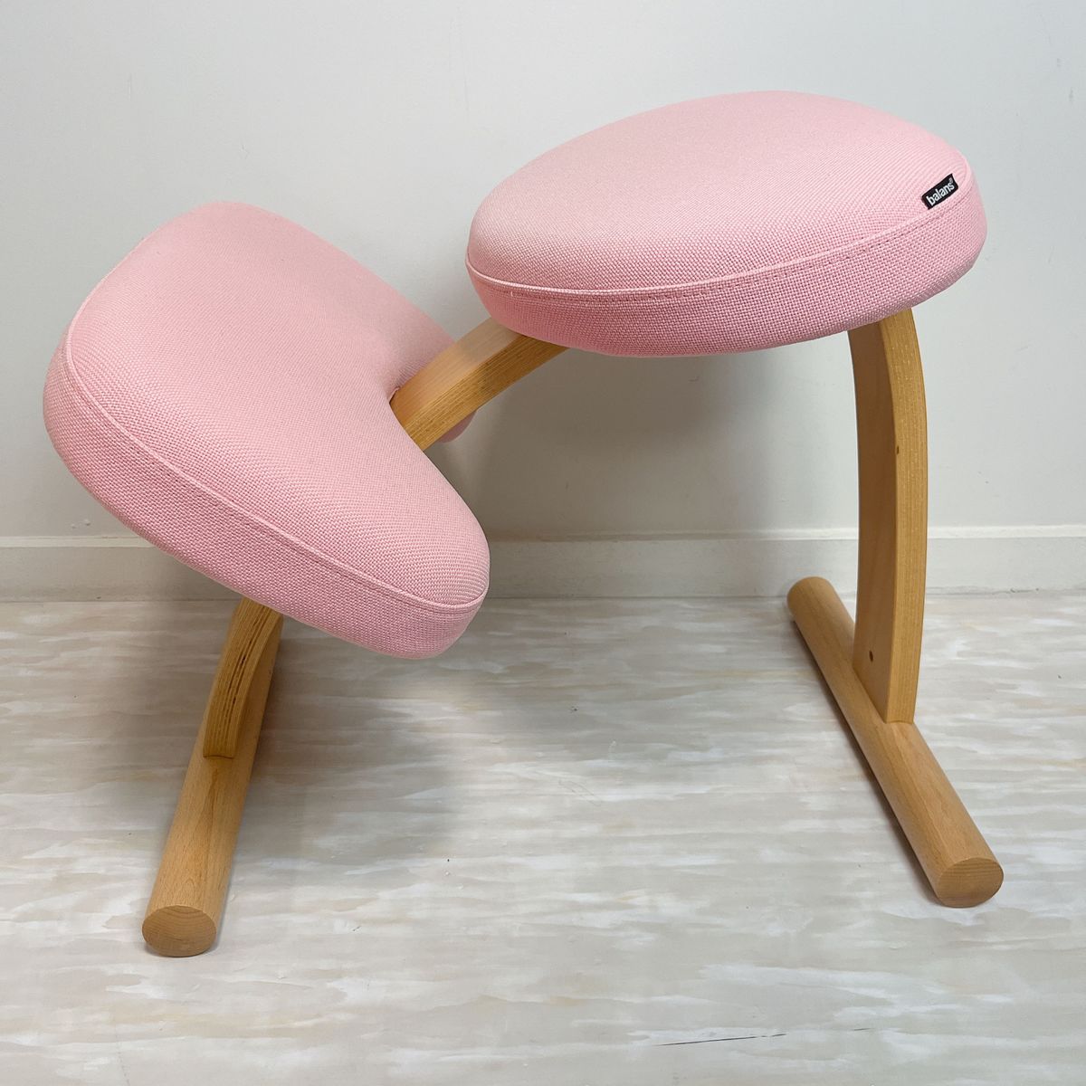バランスイージー balans Easy バランスチェア 桜ピンク バランスラボ サカモトハウス バランスイージー balans Easy バランスチェア 桜ピンク バランスラボ サカモトハウス