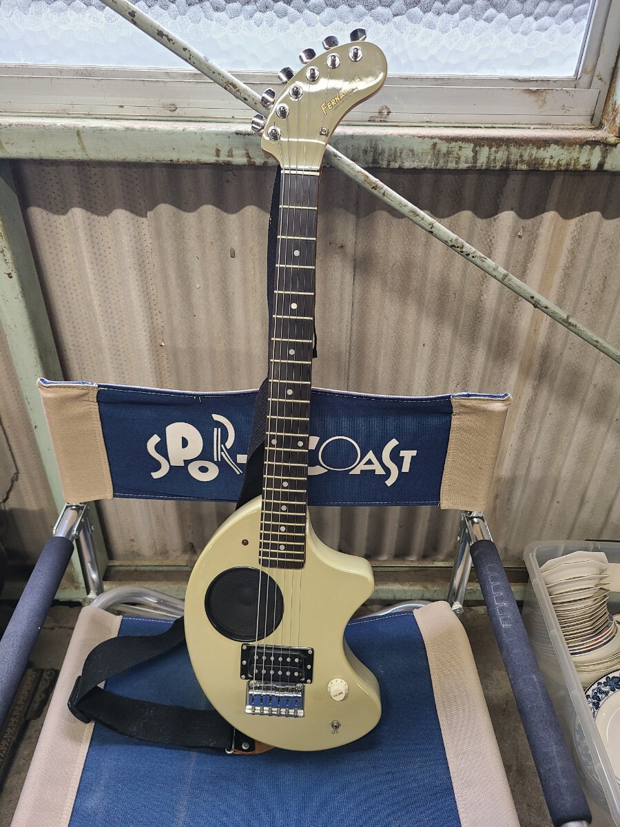 フェルナンデス アンプ内蔵型ミニギター ZO-3の画像1