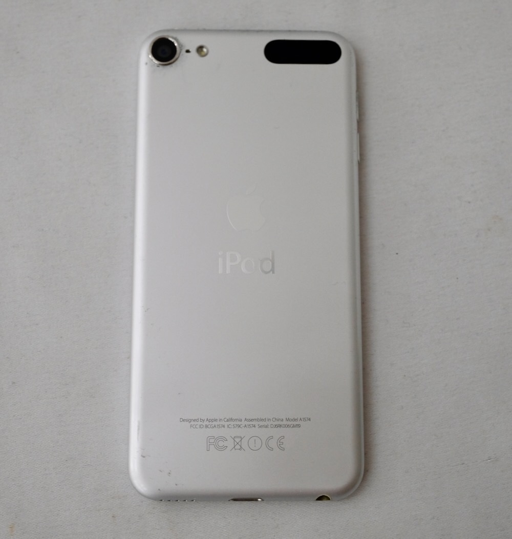 ※バッテリー劣化でジャンク扱い※　iPod touch 第6世代　128GB シルバー　A1574 ■お子様のオモチャとして_画像3